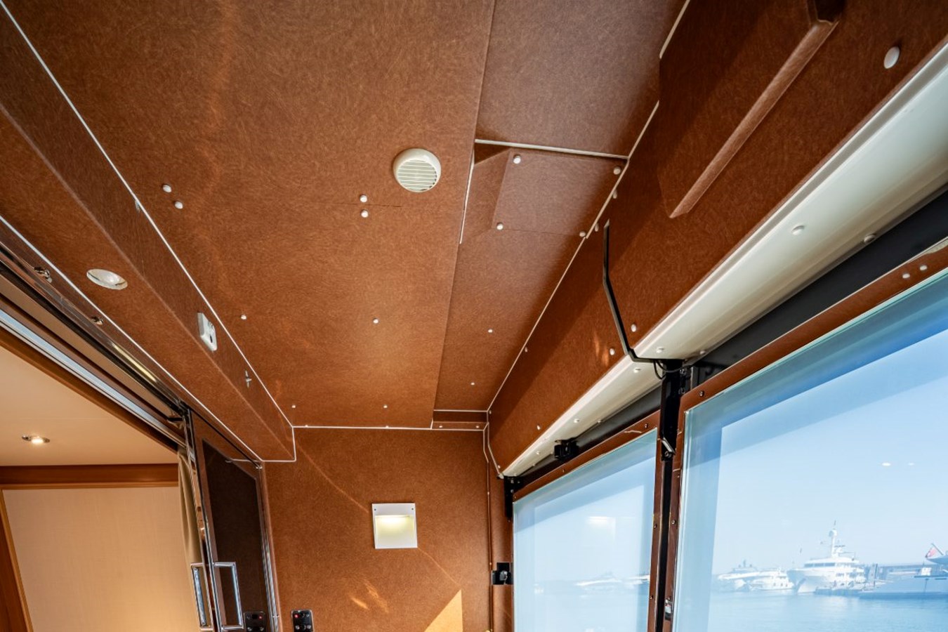 Crn Motor Yacht EMOTION 2 For Sale