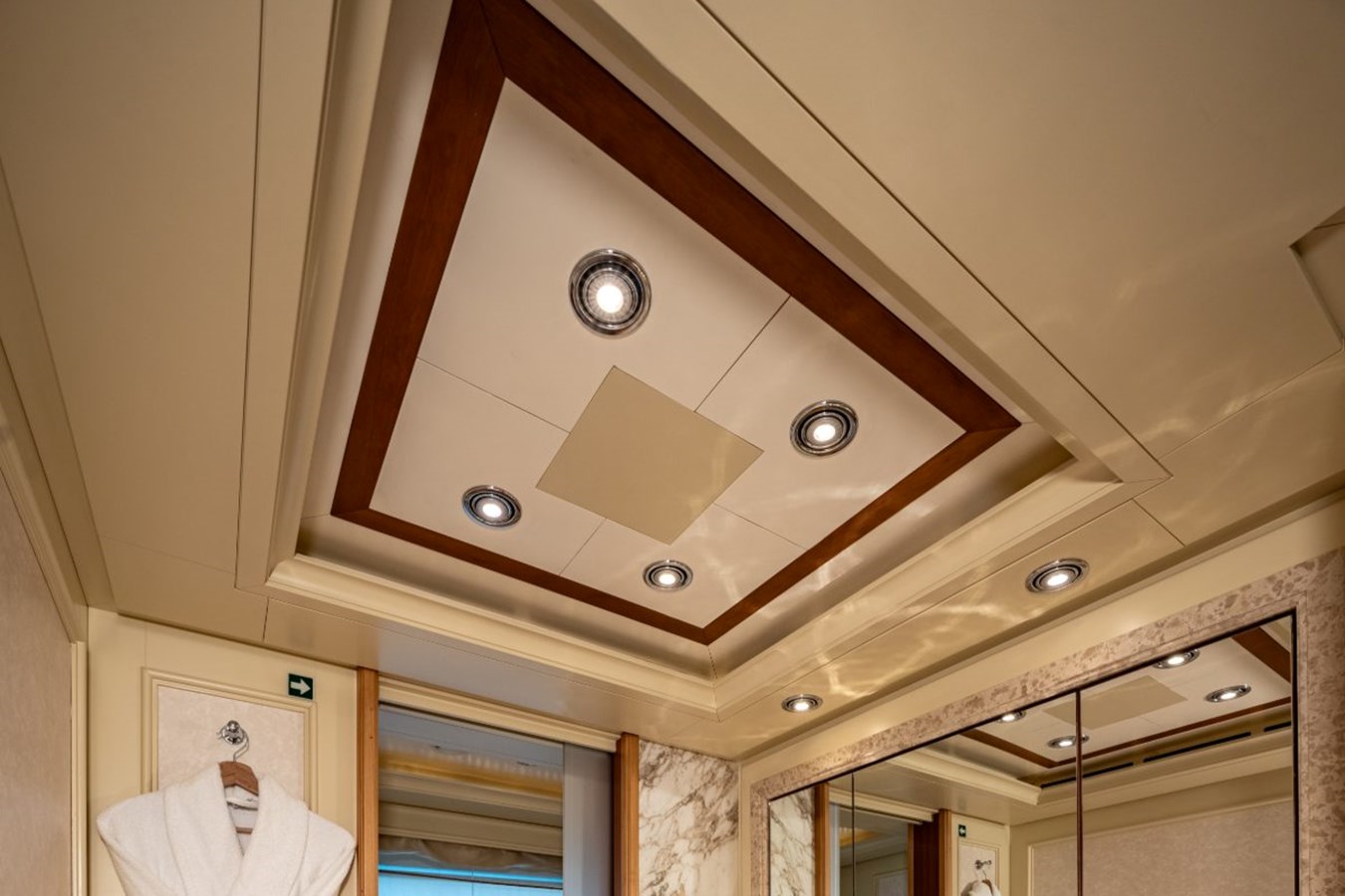 Crn Motor Yacht EMOTION 2 For Sale