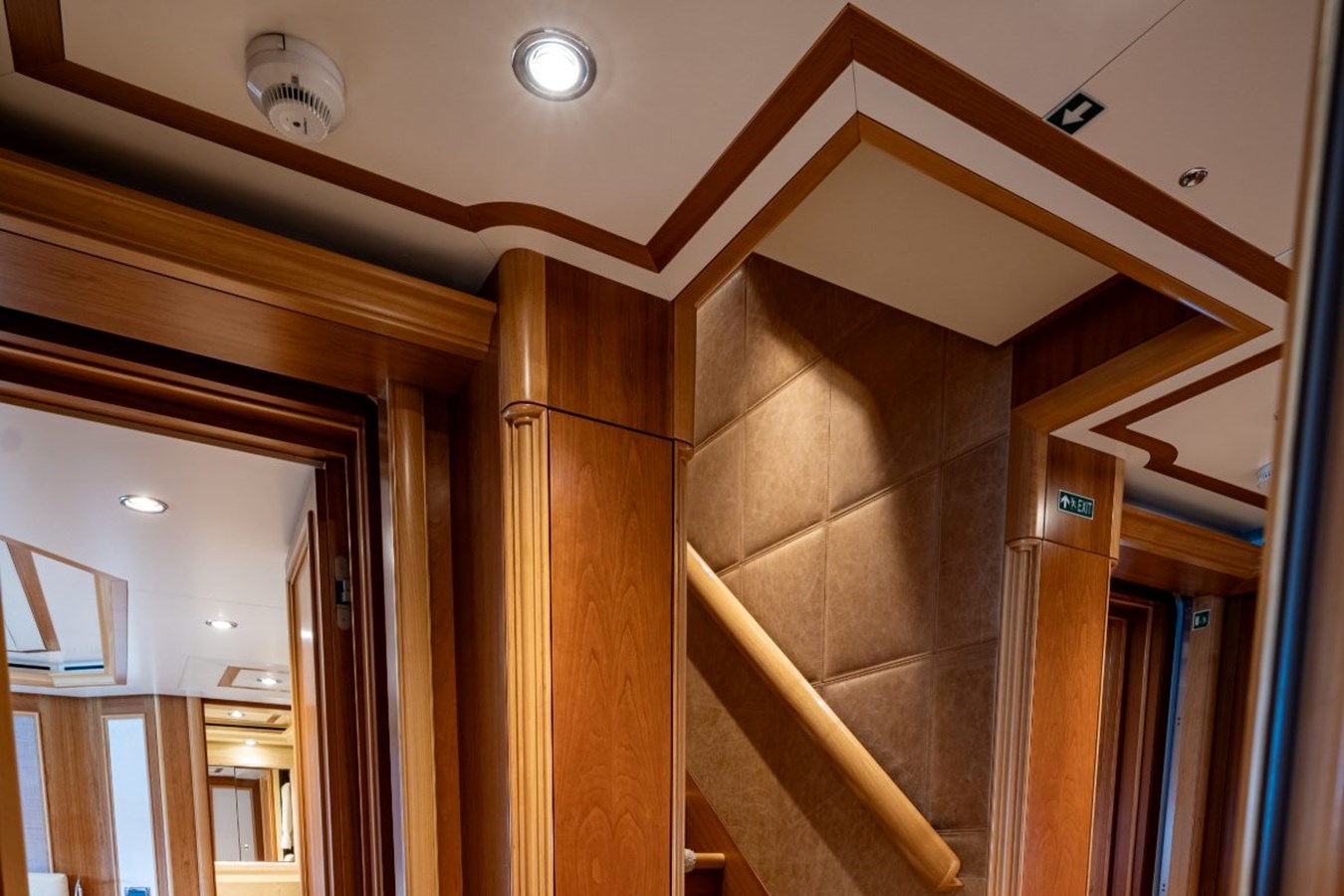 Crn Motor Yacht EMOTION 2 For Sale