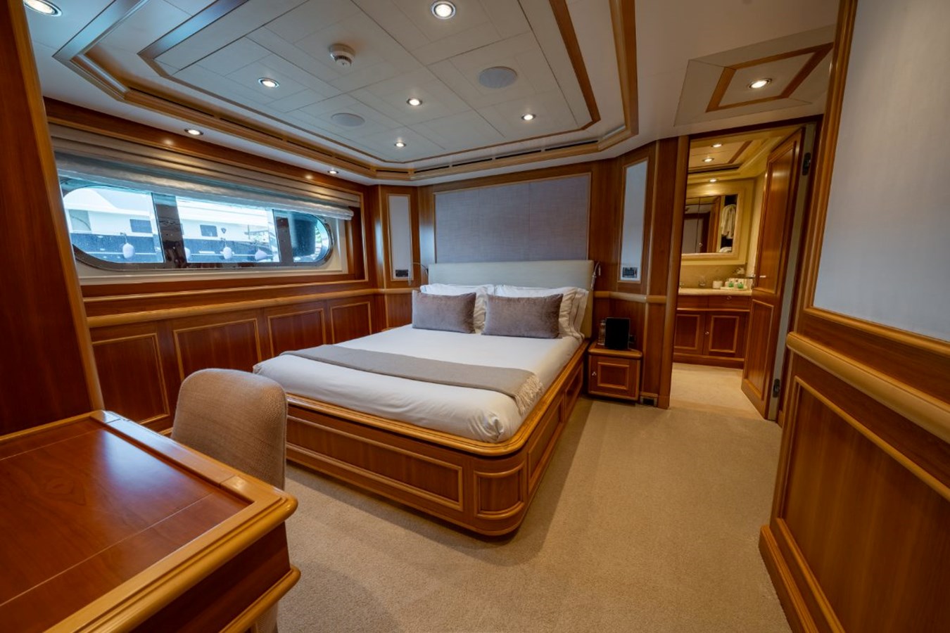Crn Motor Yacht EMOTION 2 For Sale