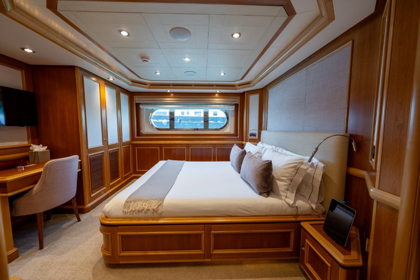 Crn Motor Yacht EMOTION 2 For Sale