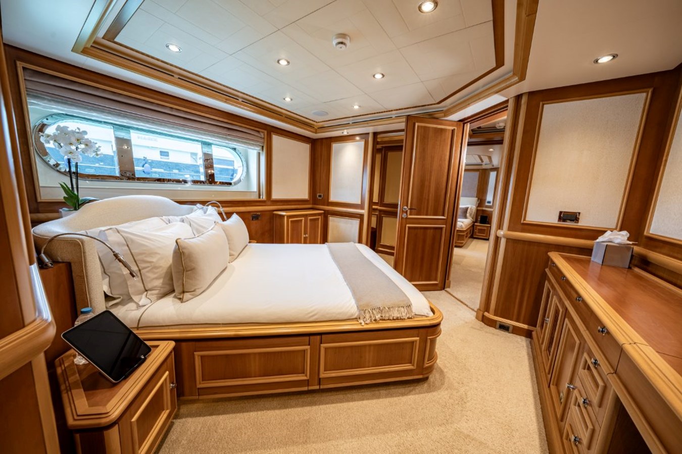 Crn Motor Yacht EMOTION 2 For Sale
