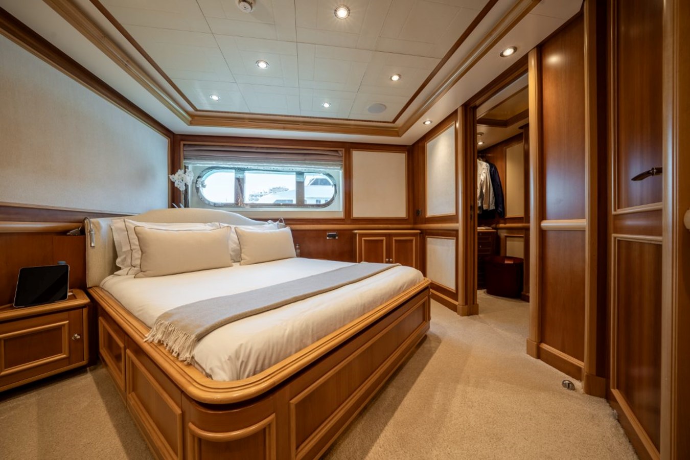 Crn Motor Yacht EMOTION 2 For Sale