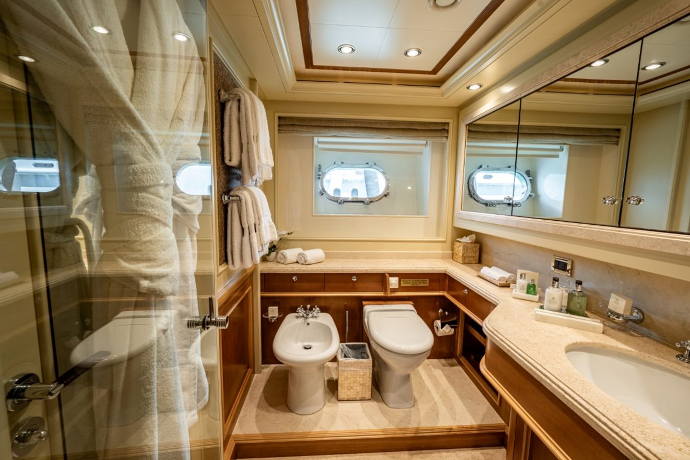 Crn Motor Yacht EMOTION 2 For Sale