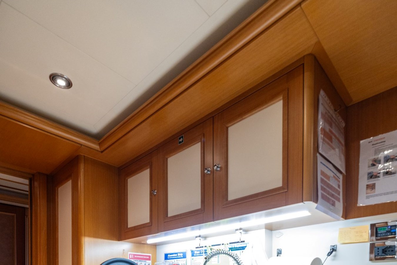 Crn Motor Yacht EMOTION 2 For Sale