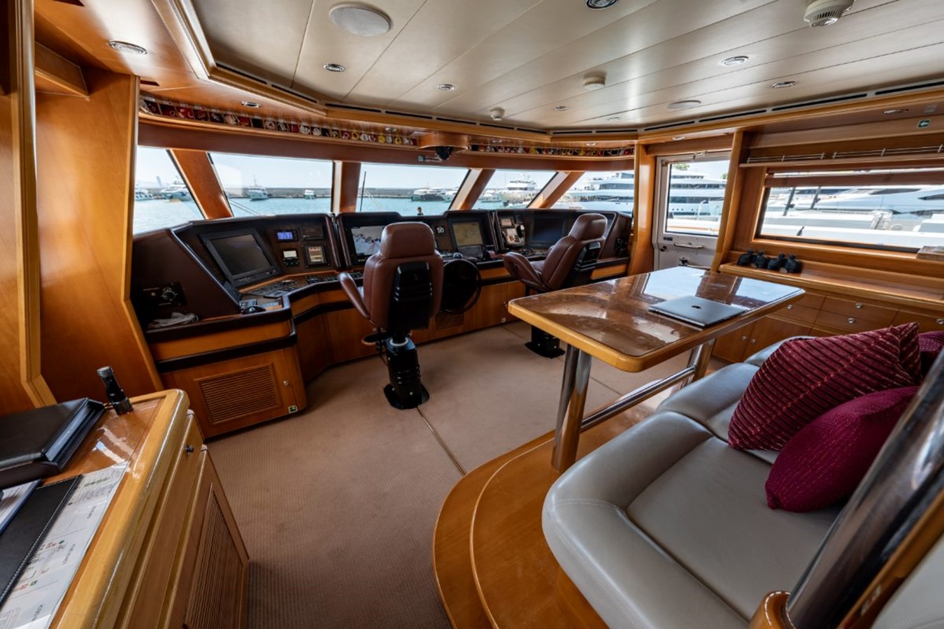 Crn Motor Yacht EMOTION 2 For Sale