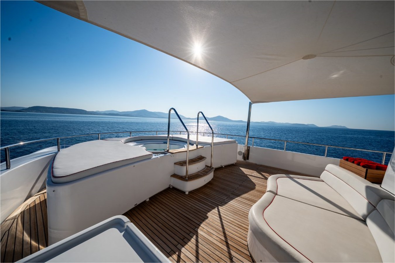 Crn Motor Yacht EMOTION 2 For Sale