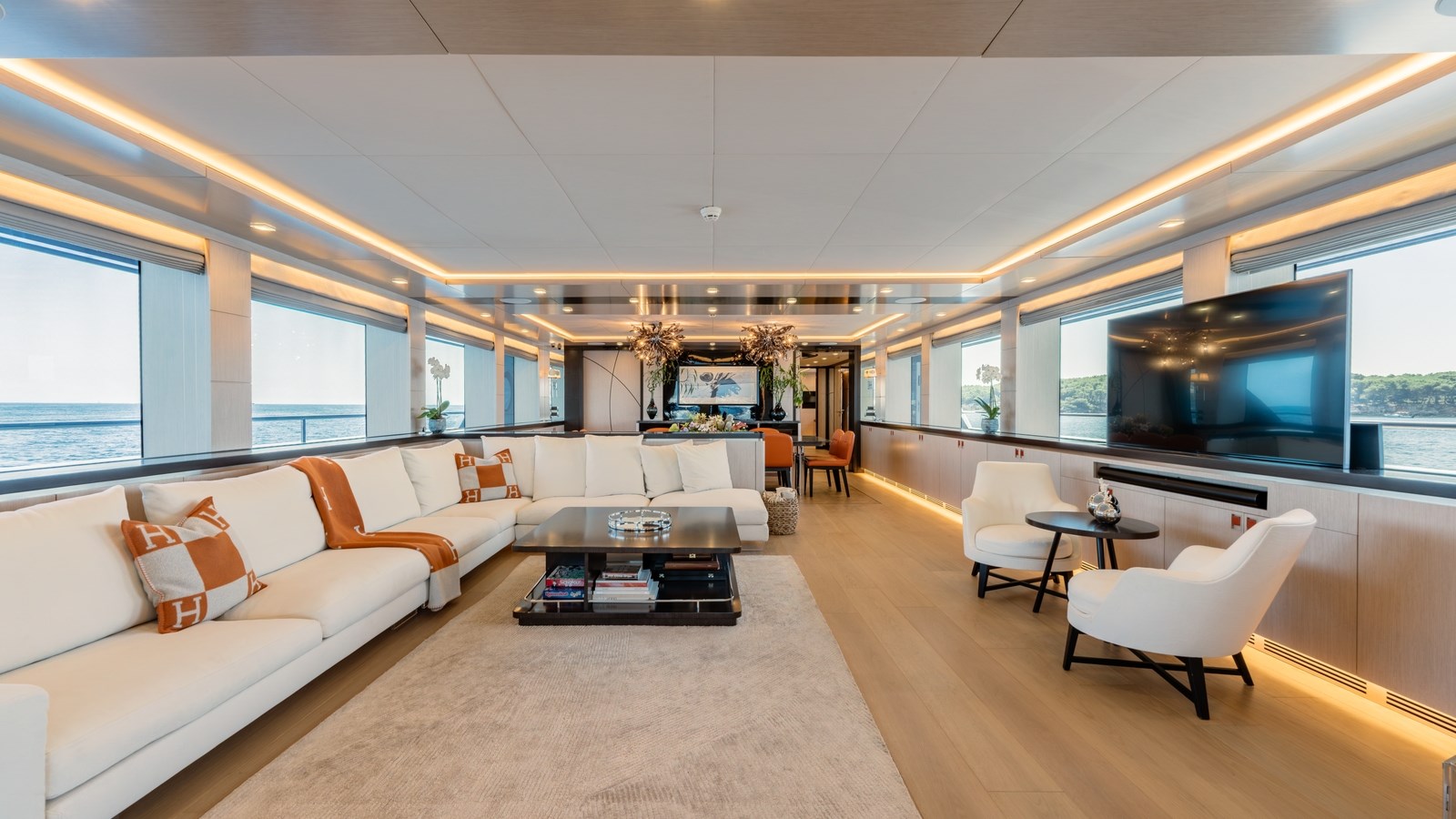 Bering Yachts Motor Yacht HEEUS For Sale