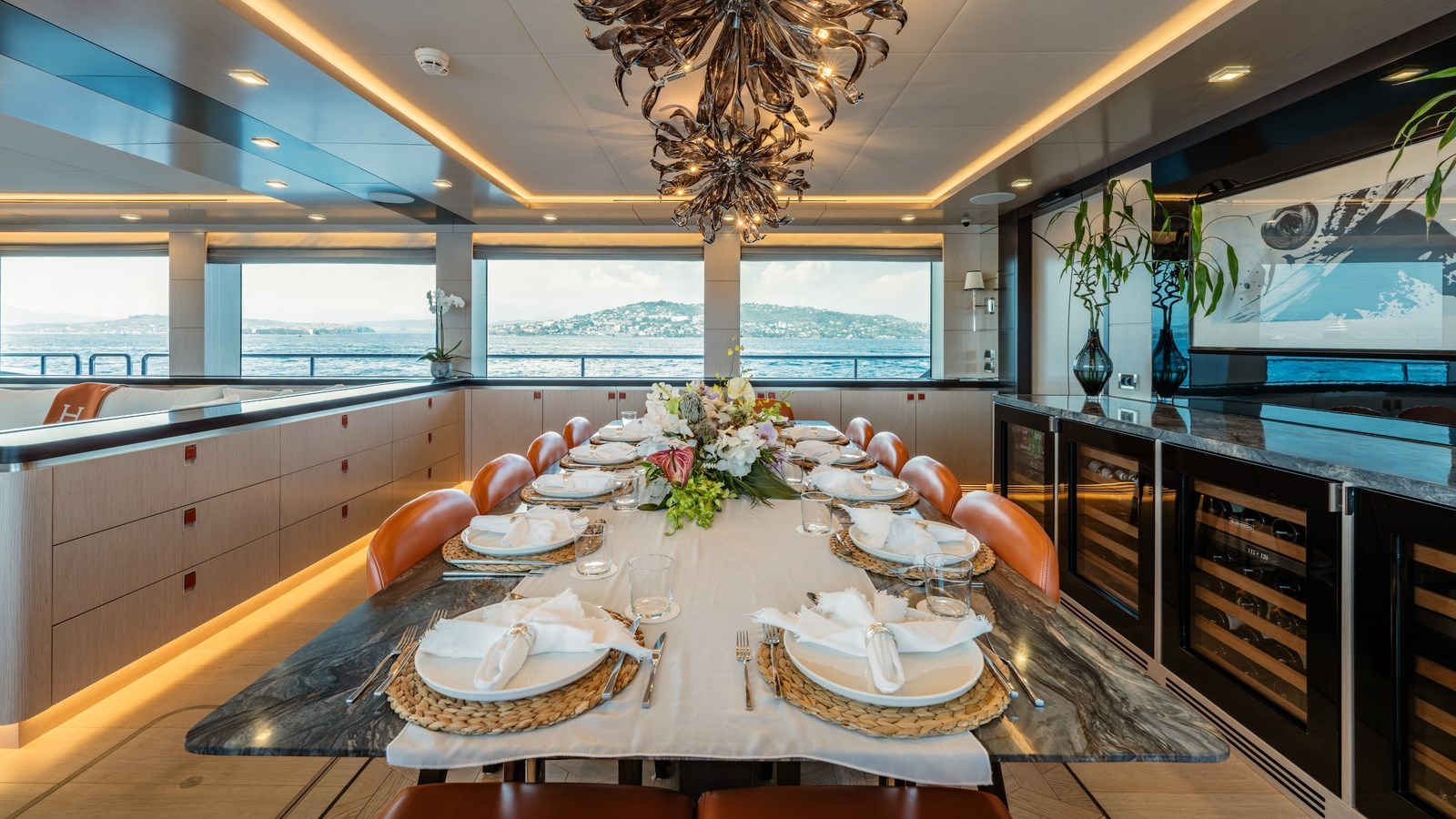 Bering Yachts Motor Yacht HEEUS For Sale
