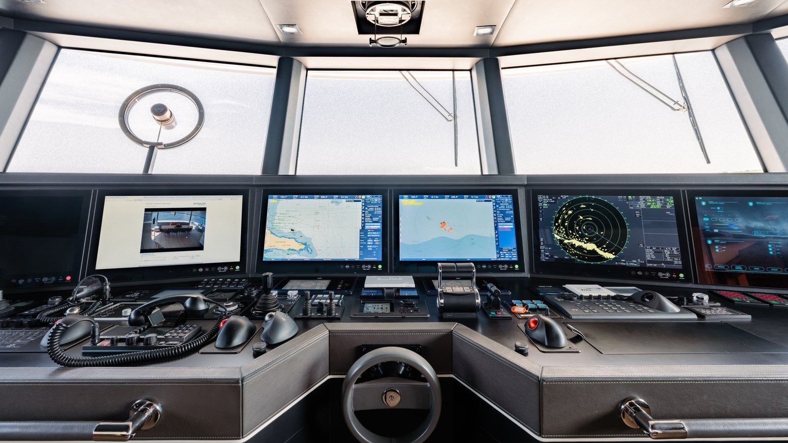 Bering Yachts Motor Yacht HEEUS For Sale