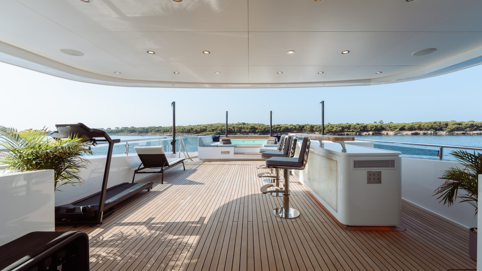 Bering Yachts Motor Yacht HEEUS For Sale
