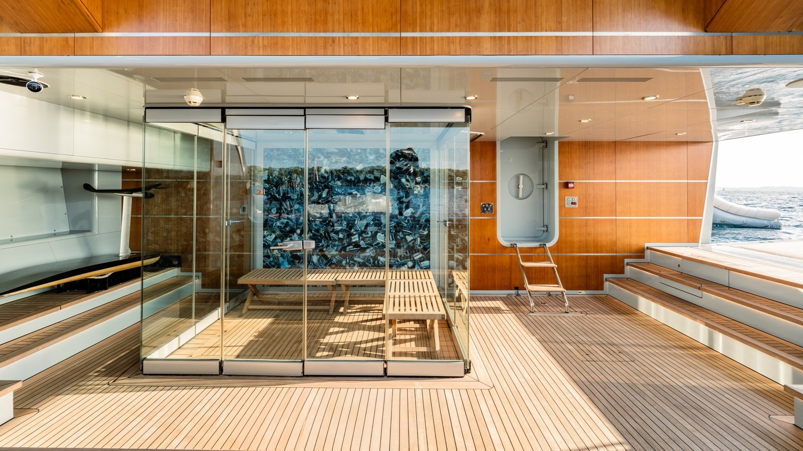 Bering Yachts Motor Yacht HEEUS For Sale