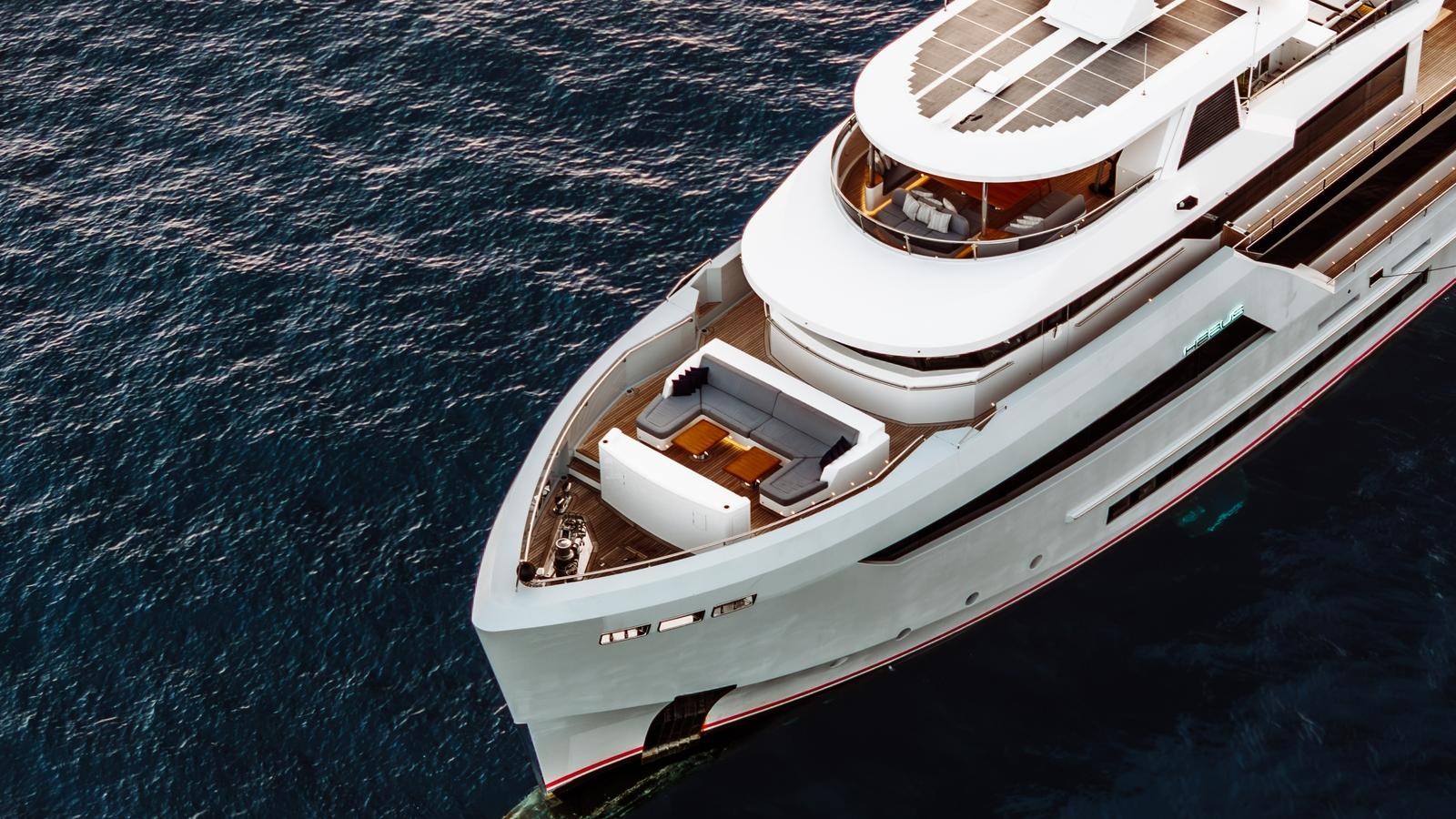 Bering Yachts Motor Yacht HEEUS For Sale