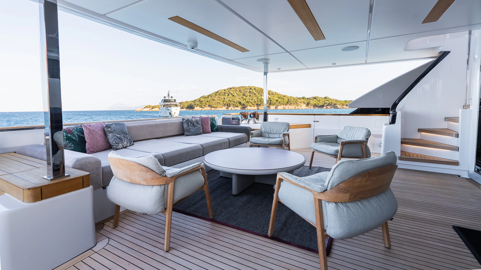 Custom Line Motor Yacht QUEEN J III For Sale