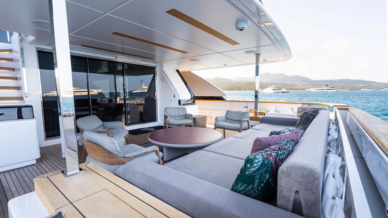 Custom Line Motor Yacht QUEEN J III For Sale
