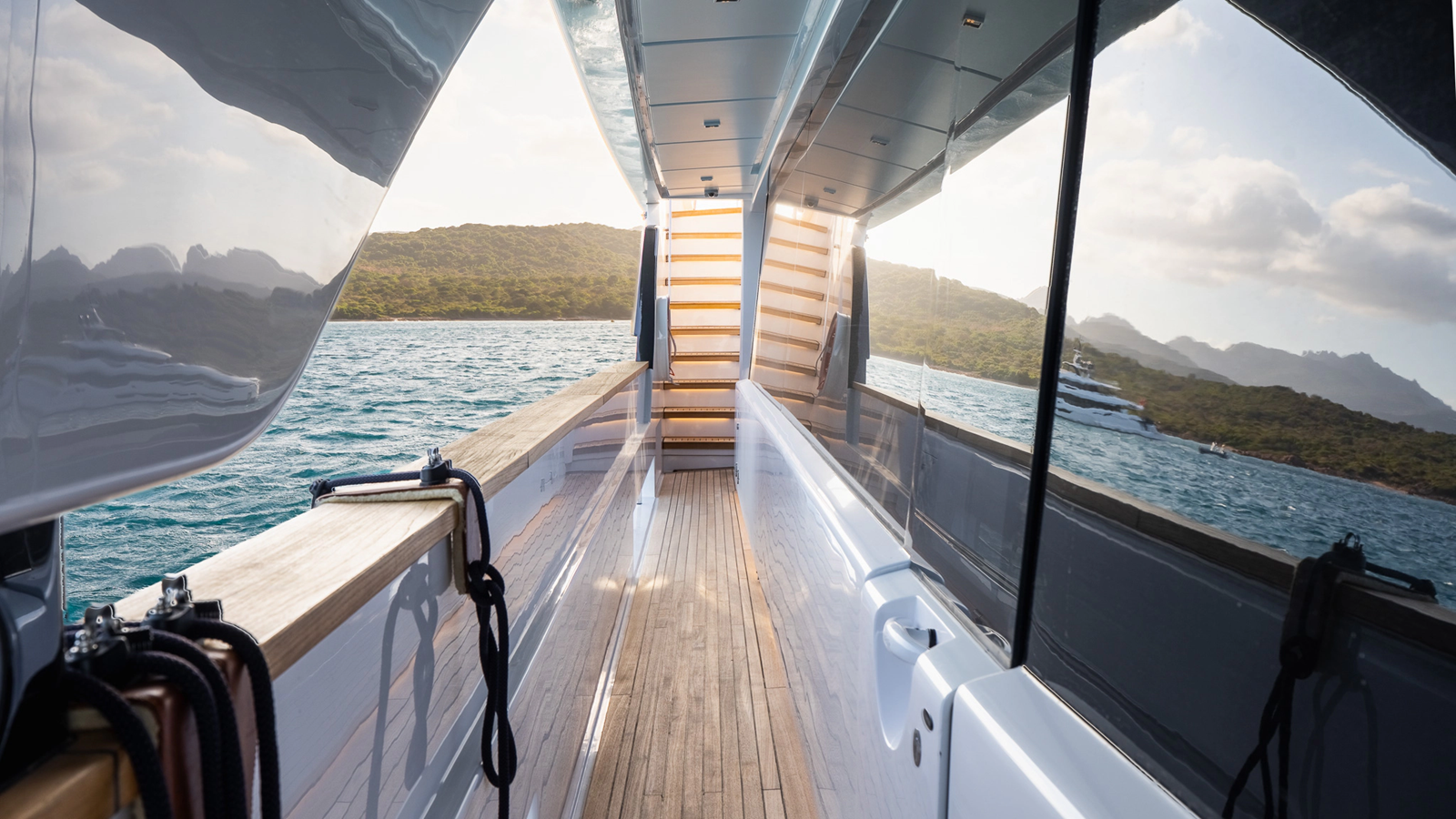 Custom Line Motor Yacht QUEEN J III For Sale