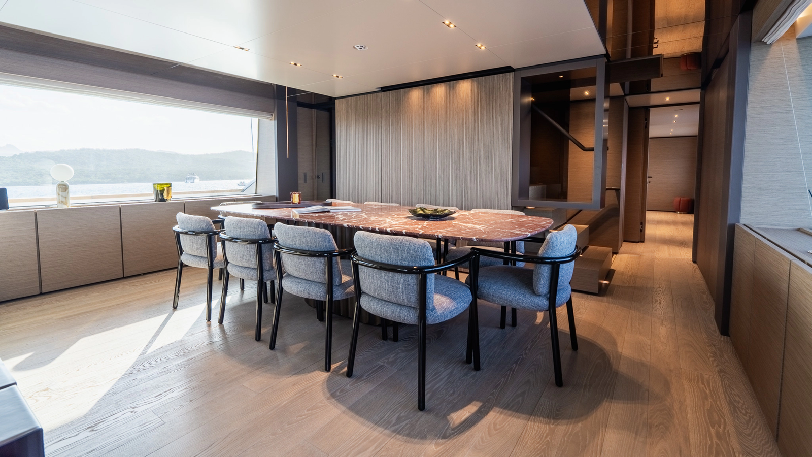 Custom Line Motor Yacht QUEEN J III For Sale