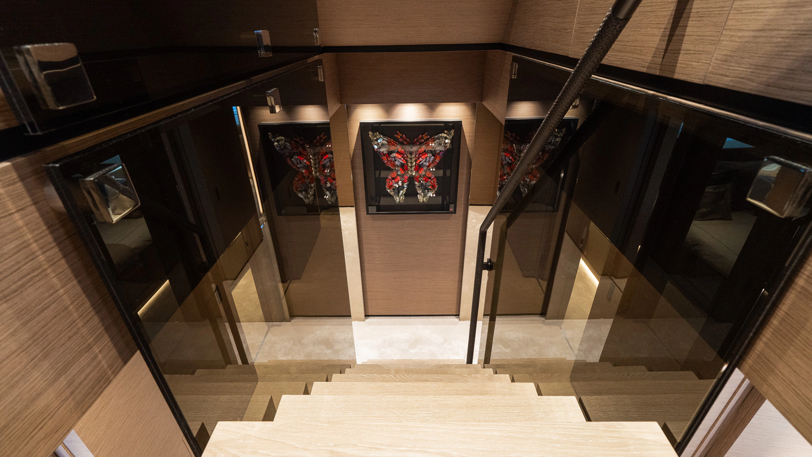Custom Line Motor Yacht QUEEN J III For Sale