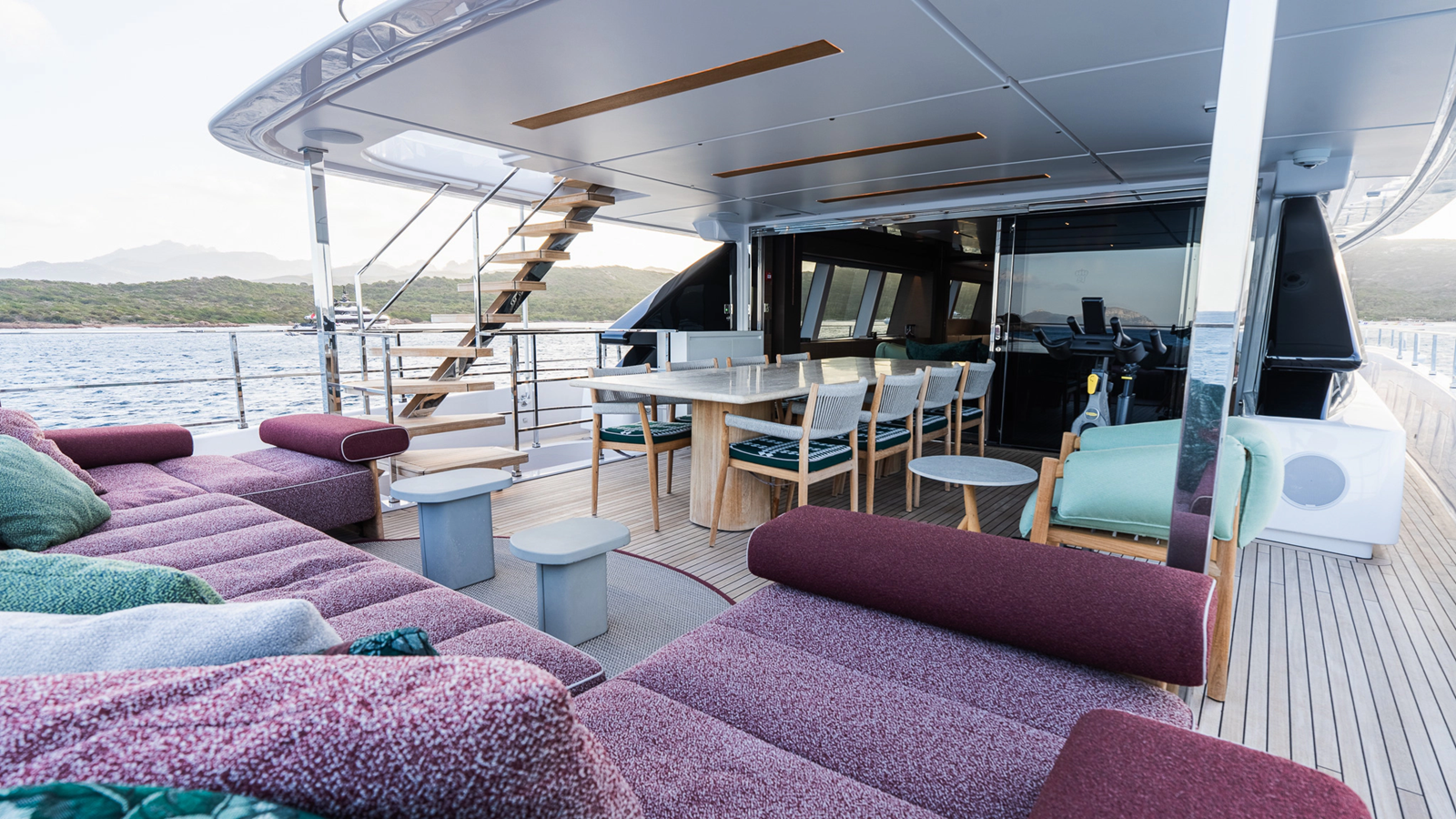 Custom Line Motor Yacht QUEEN J III For Sale