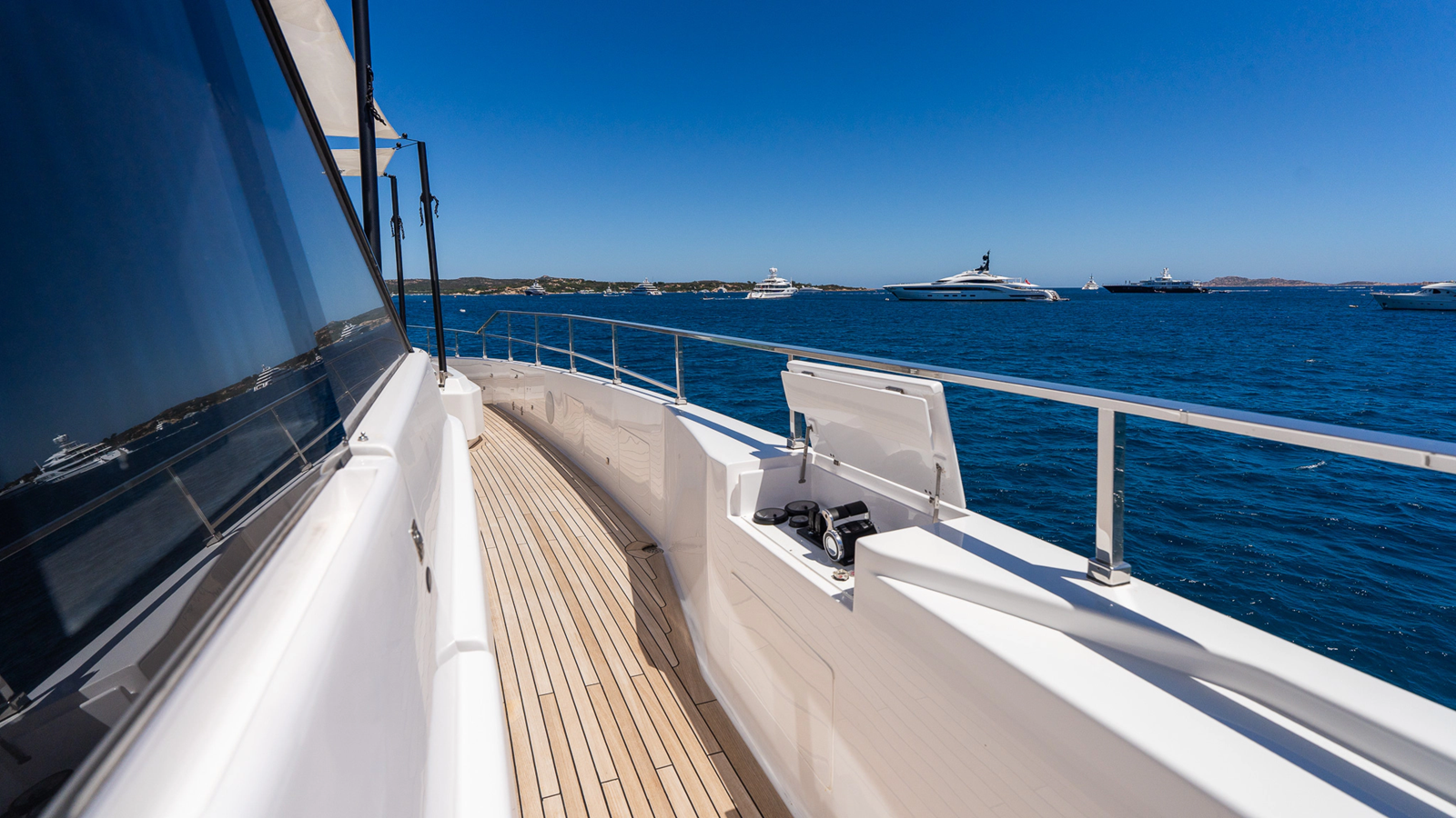 Custom Line Motor Yacht QUEEN J III For Sale
