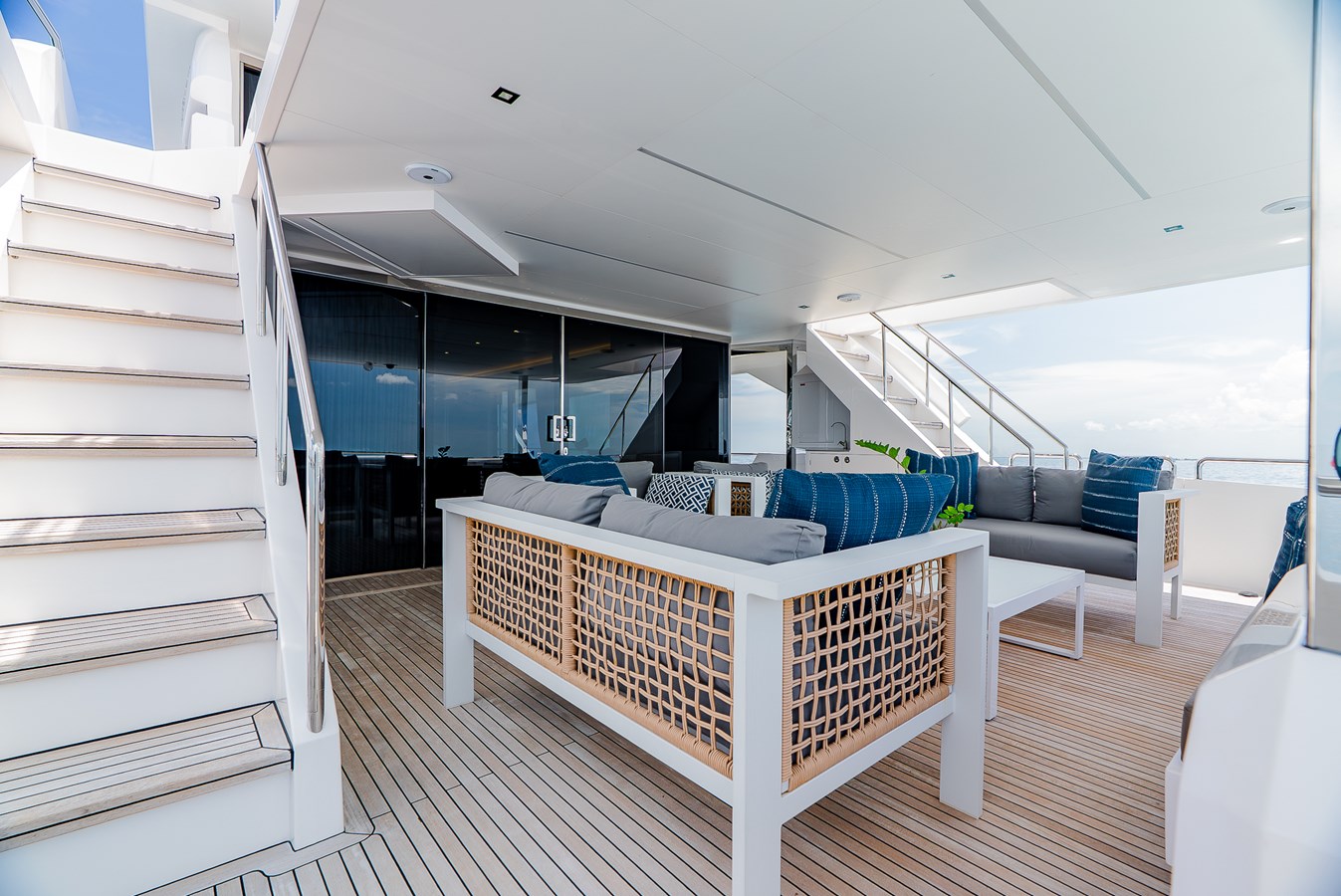 Horizon Motor Yachts Cruising Yacht AQUA LIFE For Sale