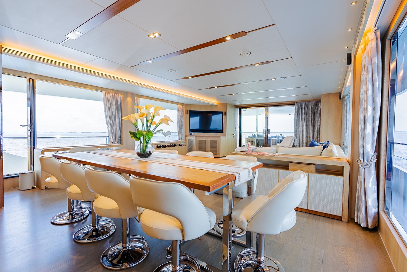 Horizon Motor Yachts Cruising Yacht AQUA LIFE For Sale