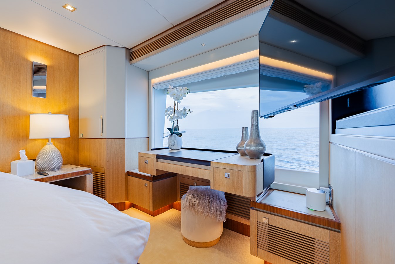 Horizon Motor Yachts Cruising Yacht AQUA LIFE For Sale