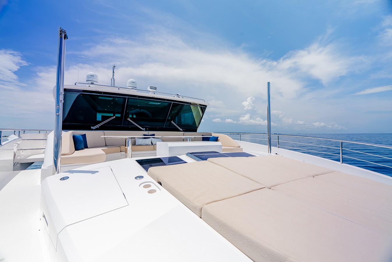 Horizon Motor Yachts Cruising Yacht AQUA LIFE For Sale