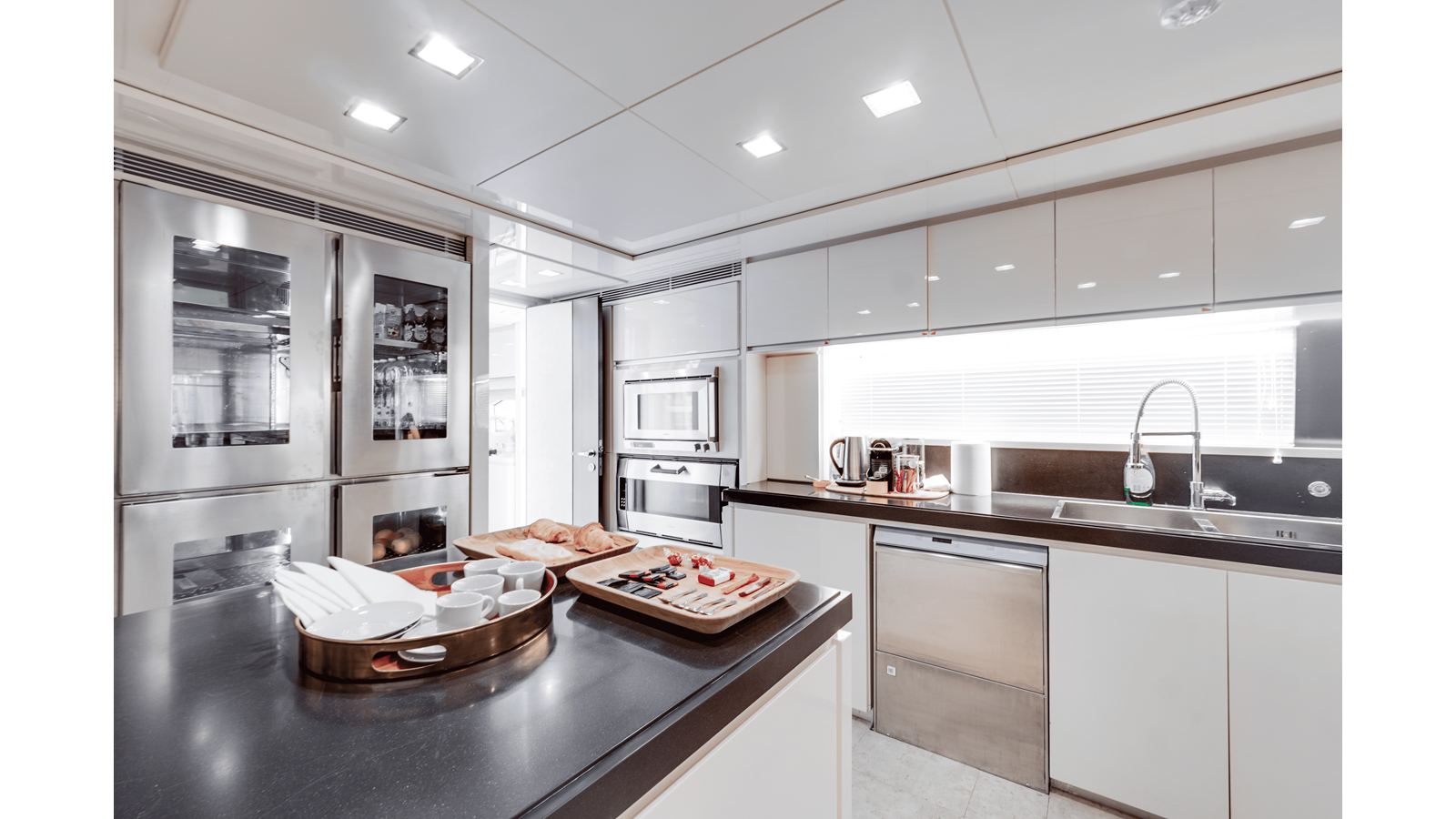 Azimut Yachts Motor Yacht SERENDIPITY For Sale