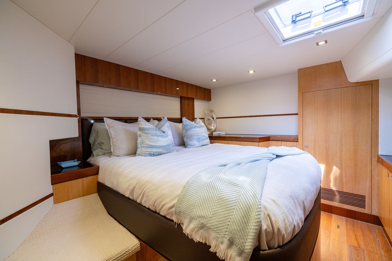 Horizon Motor Yachts Catamaran LORAX For Sale