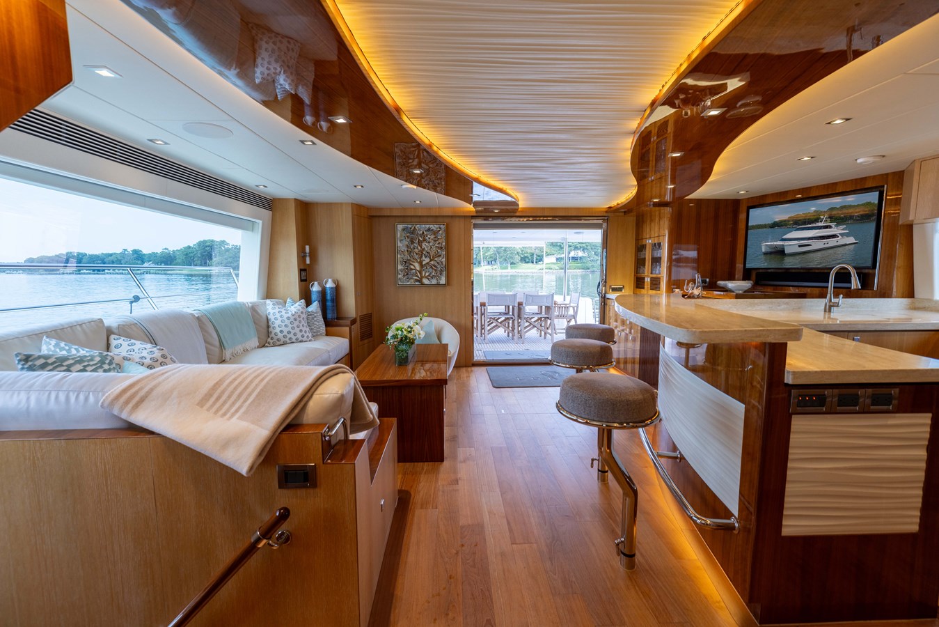 Horizon Motor Yachts Catamaran LORAX For Sale