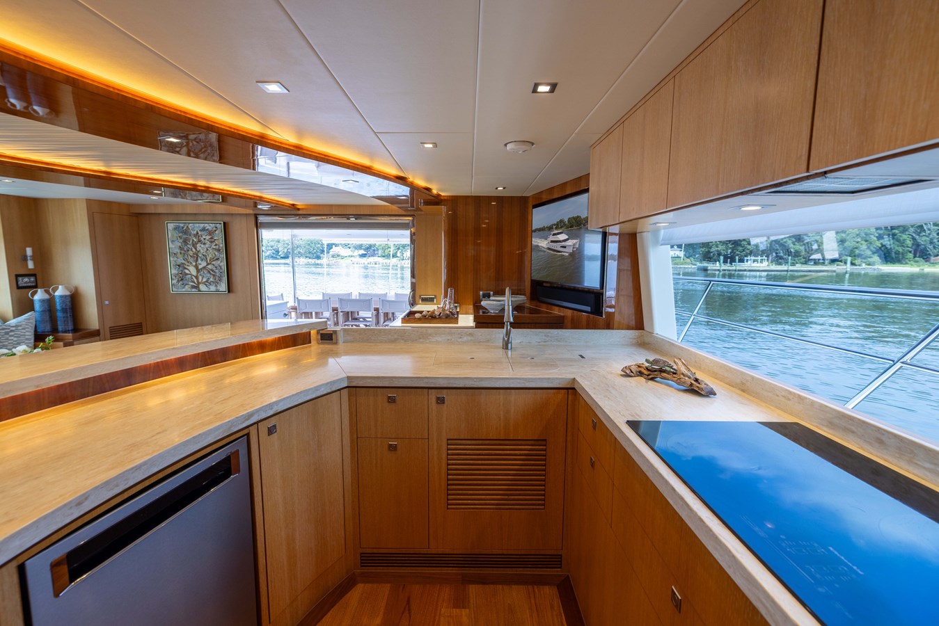 Horizon Motor Yachts Catamaran LORAX For Sale