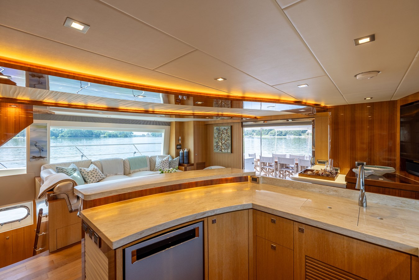 Horizon Motor Yachts Catamaran LORAX For Sale