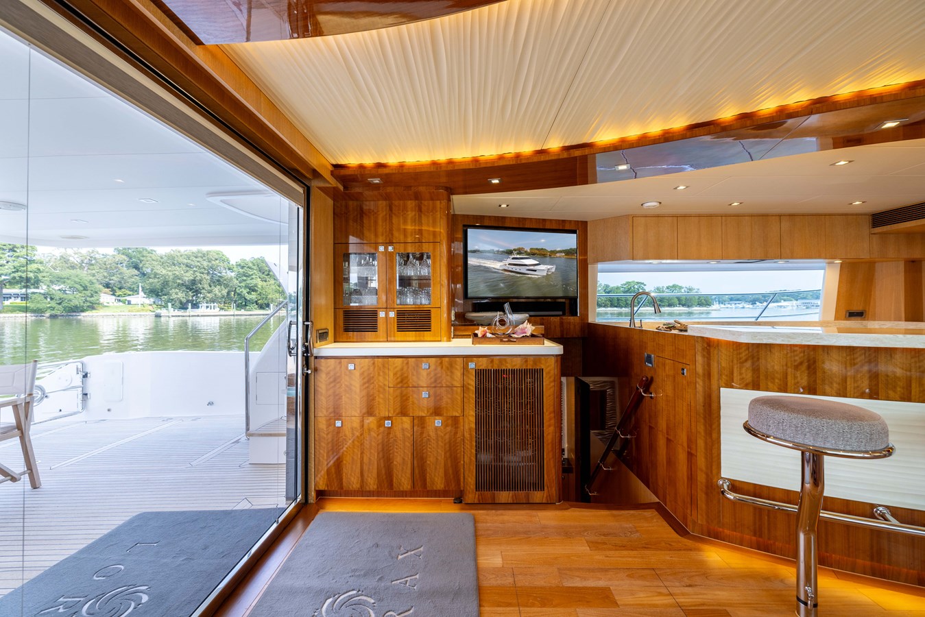 Horizon Motor Yachts Catamaran LORAX For Sale