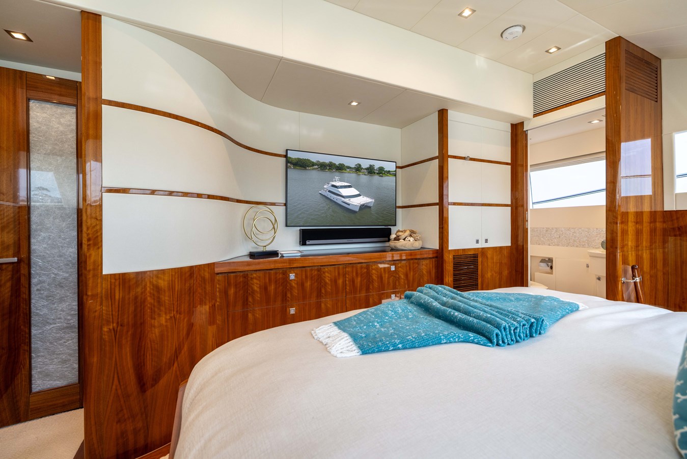 Horizon Motor Yachts Catamaran LORAX For Sale