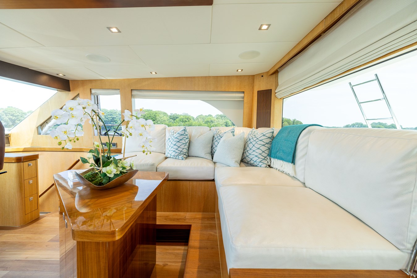 Horizon Motor Yachts Catamaran LORAX For Sale