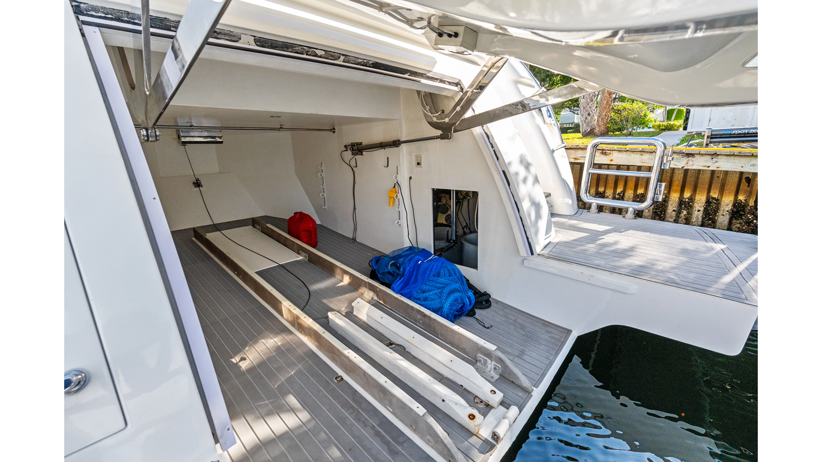 Johnson Motor Yacht Aleniel For Sale
