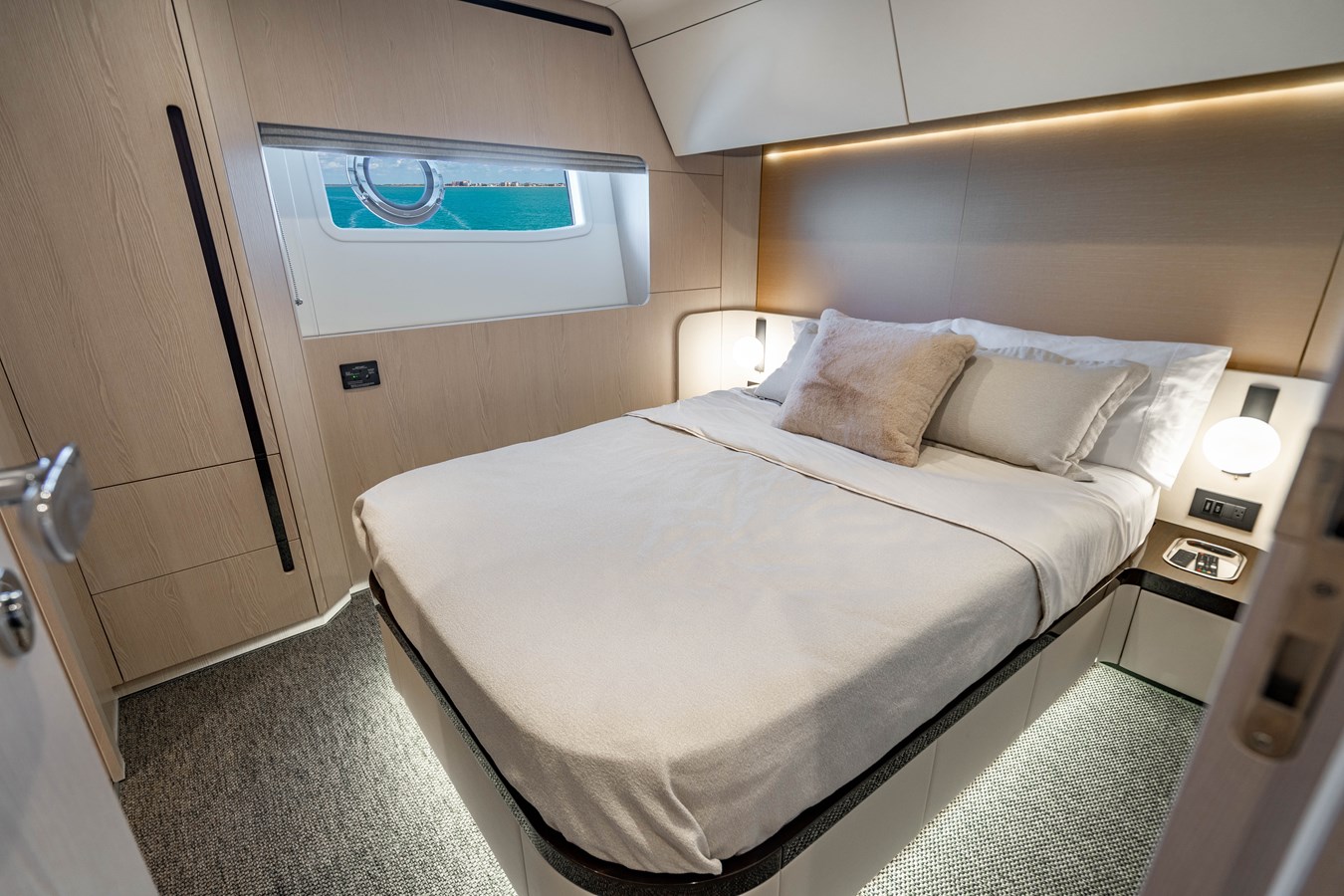 Azimut Yachts Motor Yacht Plane To Sea For Sale