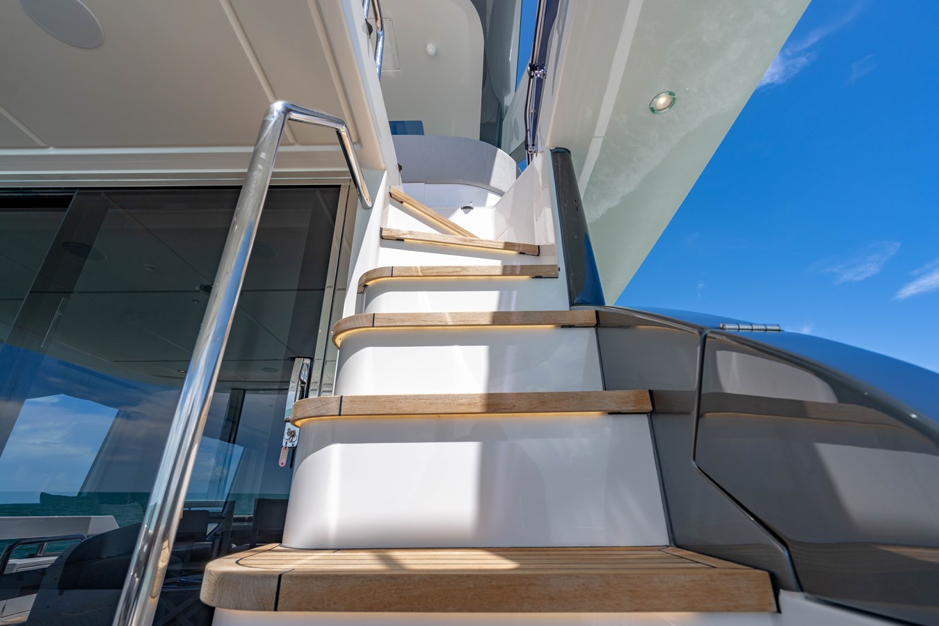 Azimut Yachts Motor Yacht Plane To Sea For Sale