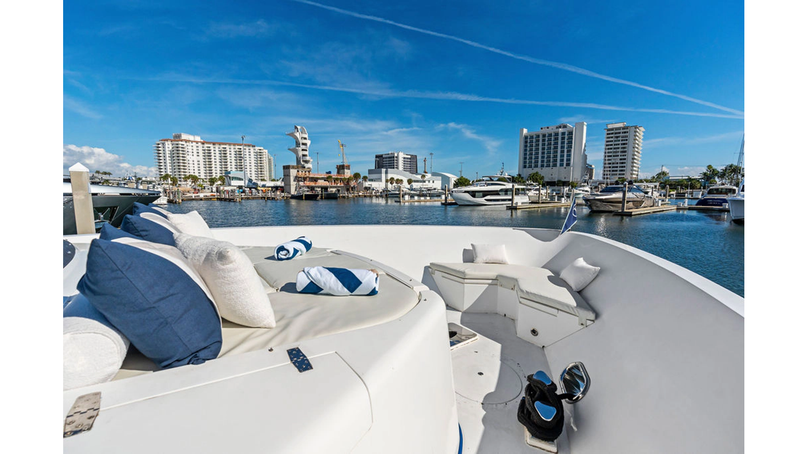 Hargrave Custom Yachts Motor Yacht PERFECT HARMONY For Sale