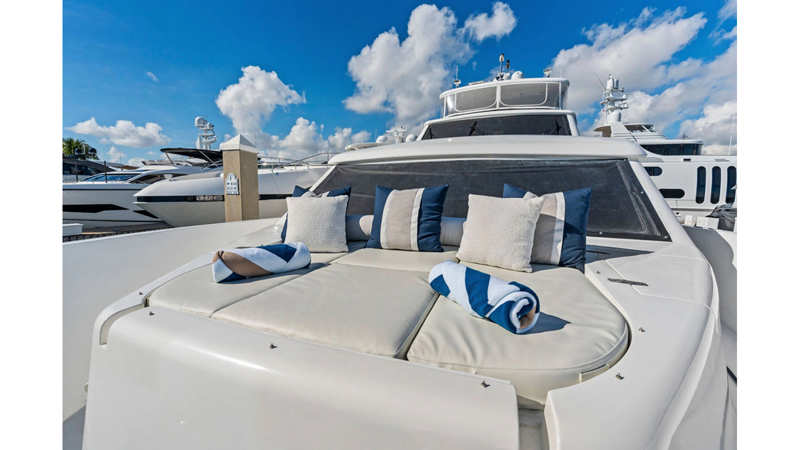 Hargrave Custom Yachts Motor Yacht PERFECT HARMONY For Sale