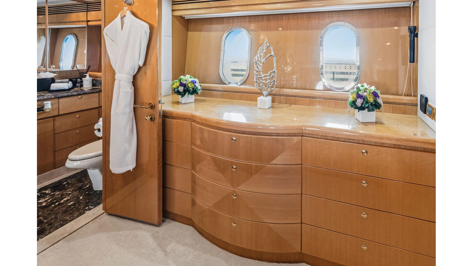 Hargrave Custom Yachts Motor Yacht PERFECT HARMONY For Sale