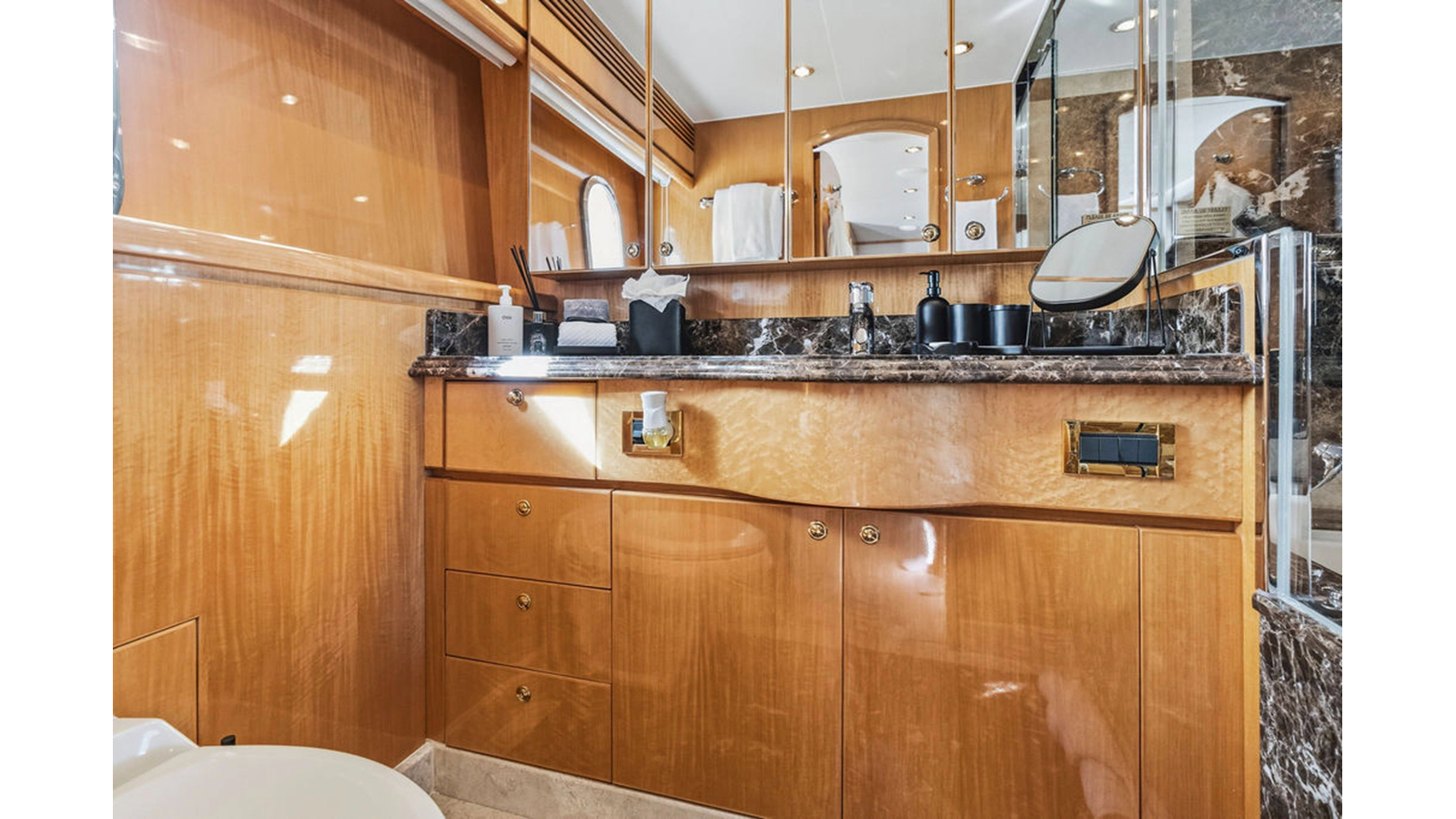 Hargrave Custom Yachts Motor Yacht PERFECT HARMONY For Sale