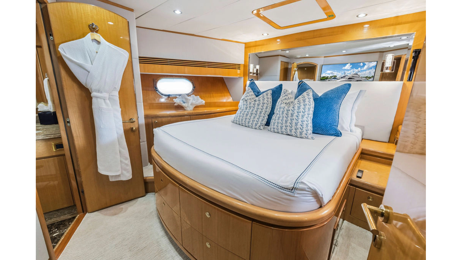Hargrave Custom Yachts Motor Yacht PERFECT HARMONY For Sale