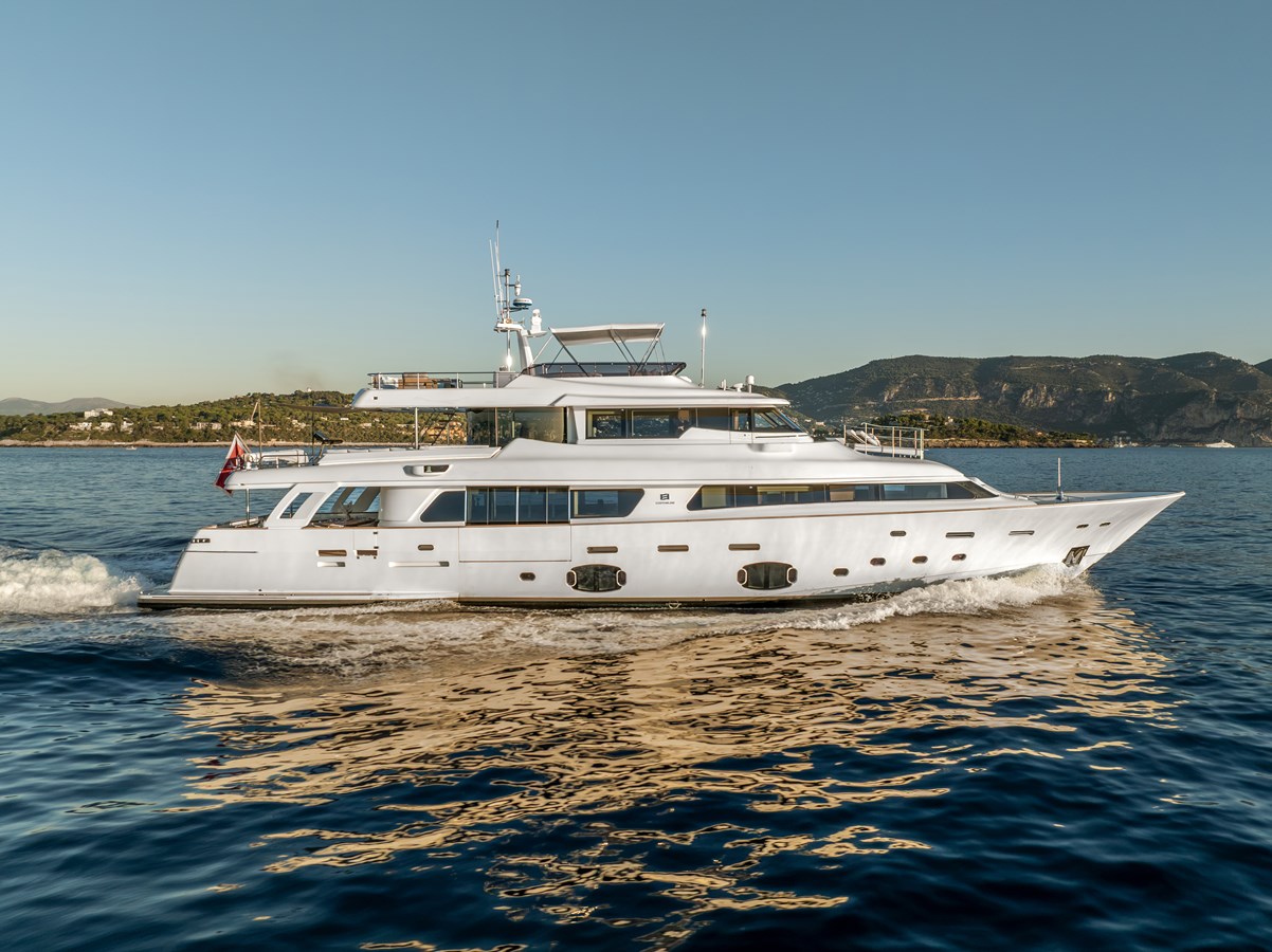 Custom Line Motor Boat CENTURION For Sale