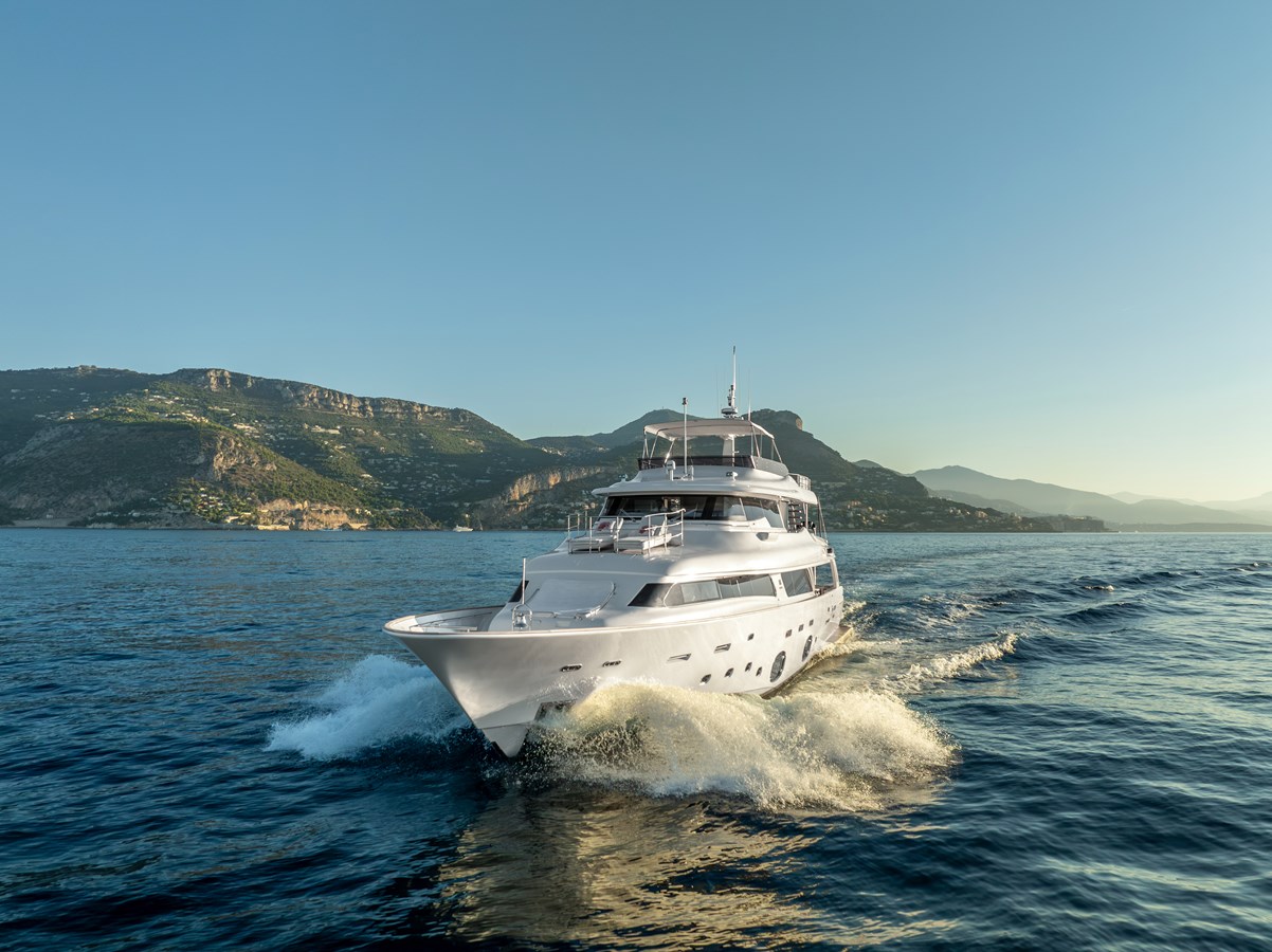 Custom Line Motor Boat CENTURION For Sale