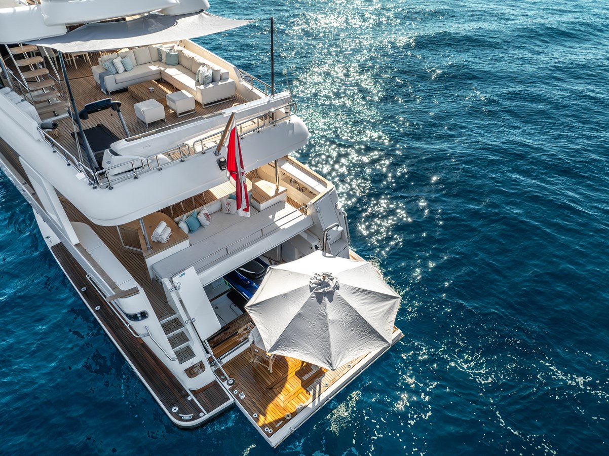 Custom Line Motor Boat CENTURION For Sale