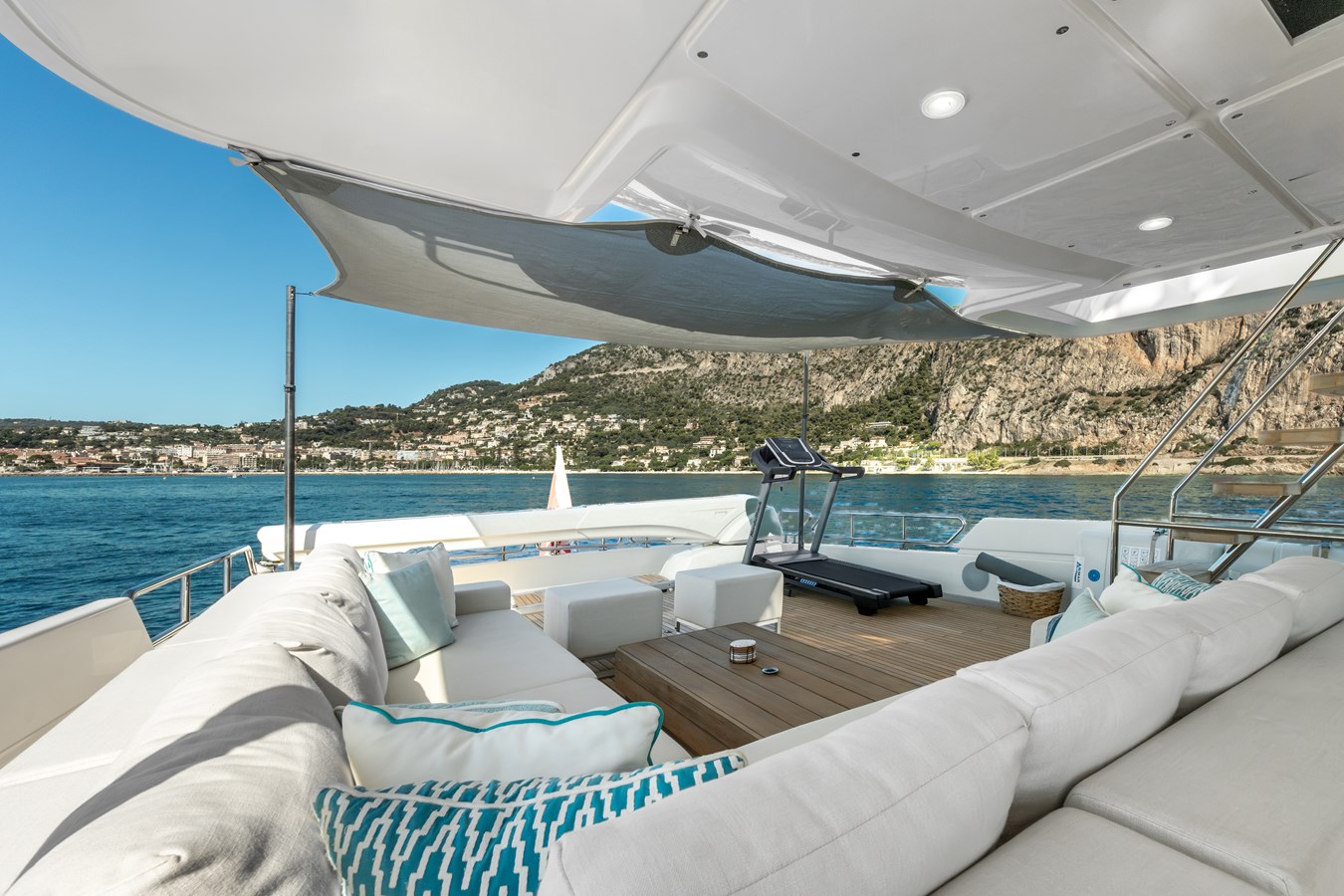 Custom Line Motor Boat CENTURION For Sale