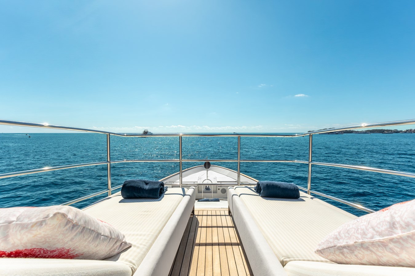 Custom Line Motor Boat CENTURION For Sale