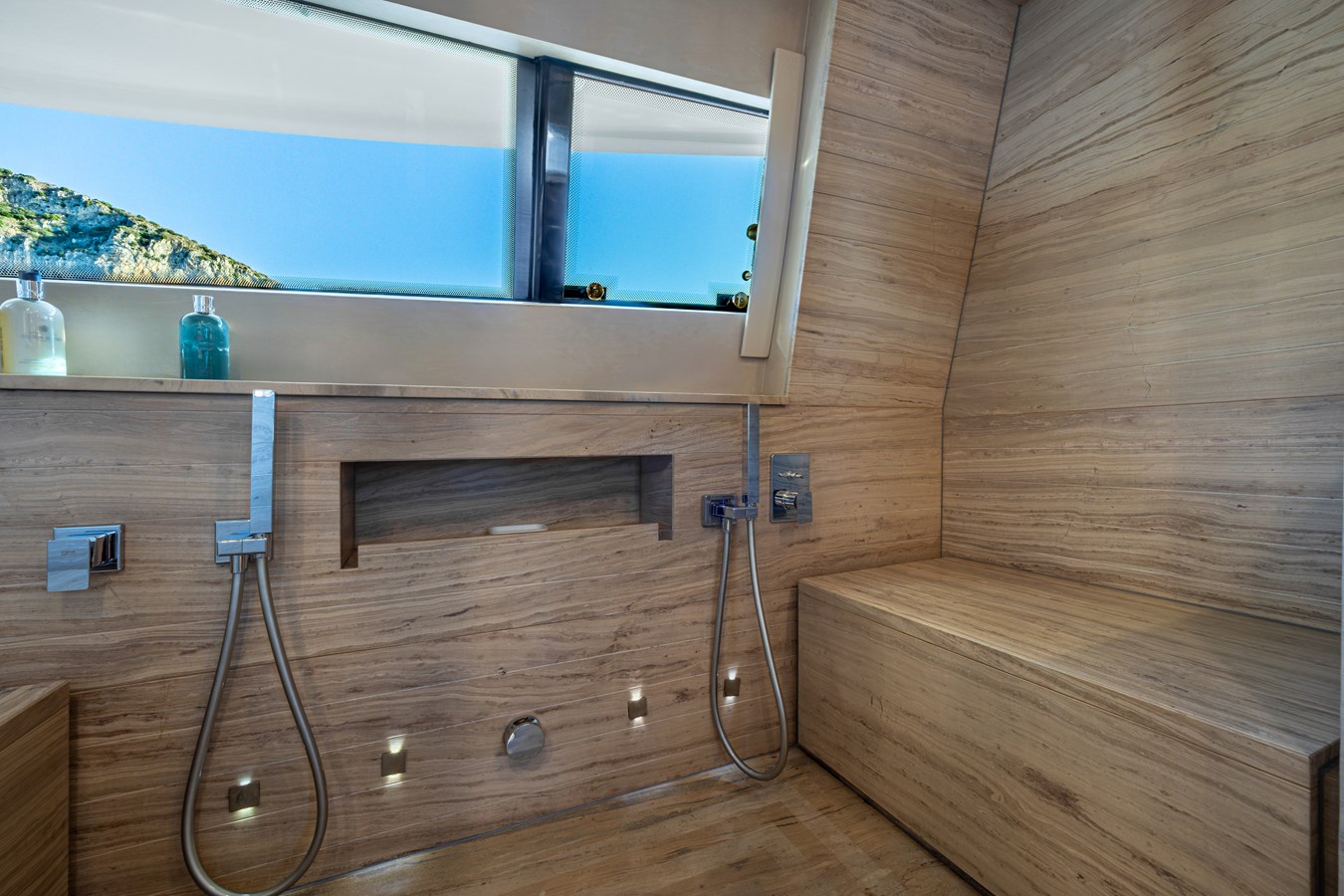 Custom Line Motor Boat CENTURION For Sale